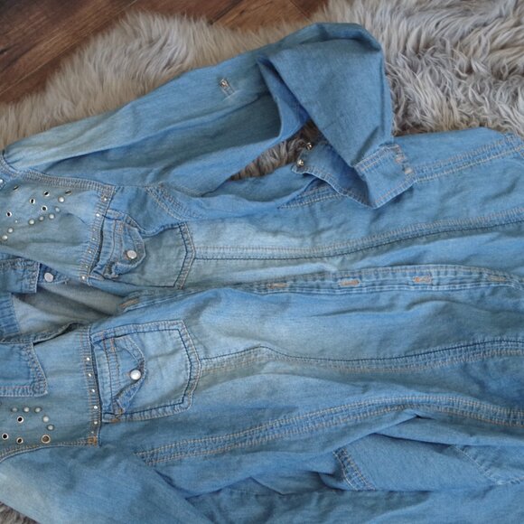 Cute Cowgirl Jean Shirt By Nevada - Picture 2 of 6